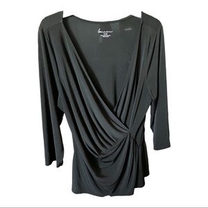Lane Bryant Sz 14/16 unique black V-neck ruched top